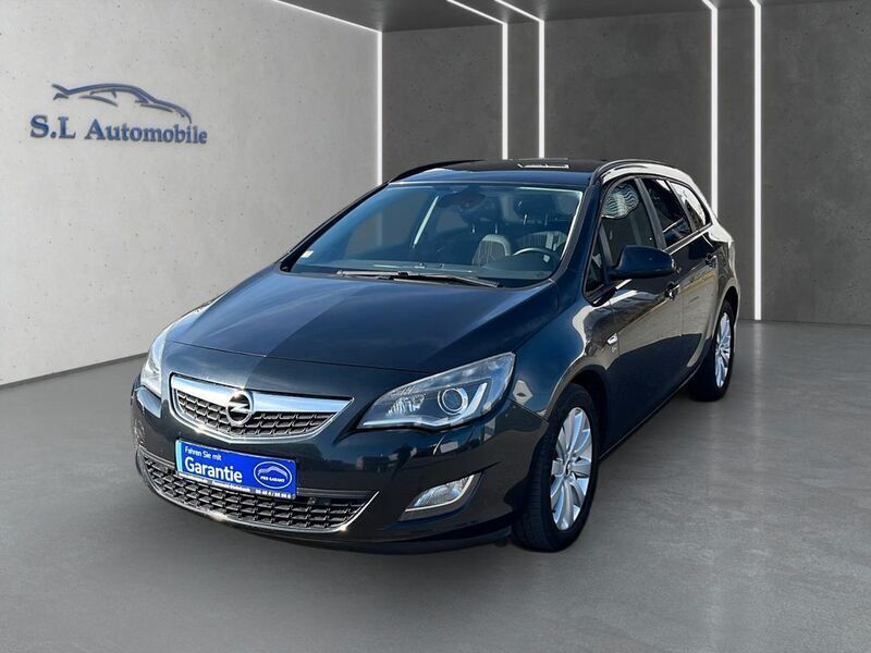 Gebraucht Opel Astra 131 PS (96 kW) 2012 Karbonschw graphitschw midnigh Kombi