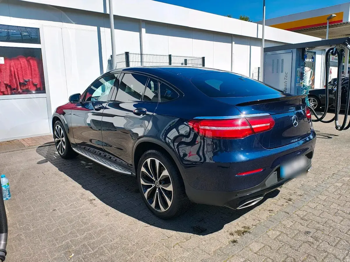 Gebraucht Mercedes GLC250 AMG line 211 PS (155 kW) 2019 Blau Coupé