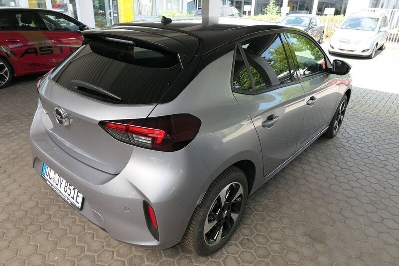 Gebraucht Opel Corsa-e GS Line 100 kW (136 PS) 2023 Kontrast grau / schwarz Kleinwagen