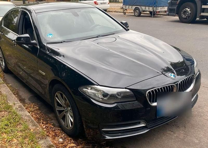Schwarz Gebraucht 2016 BMW 520 Limousine | 13.500 € (Fairer Preis) - Bild 1/4
