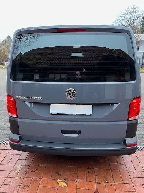 Gebraucht VW Transporter 110 PS (80 kW) 2021 Grau Van