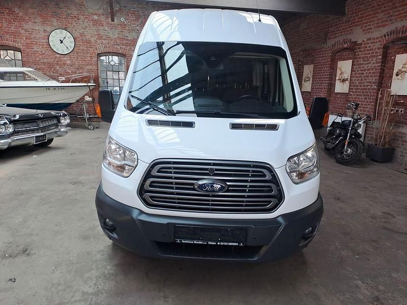 Second-hand Ford Transit 155 CP (114 kW) 2015 Alb Monovolum