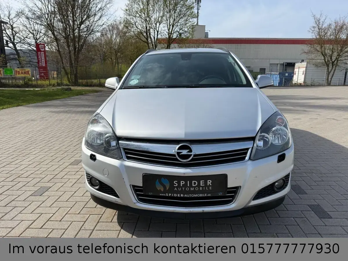 Gebraucht Opel Astra 116 PS (85 kW) 2012 Grau Kombi