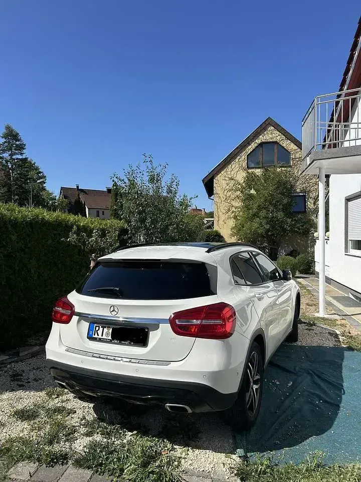 Gebraucht Mercedes GLA200 AMG line 156 PS (114 kW) 2015 Weiß SUV
