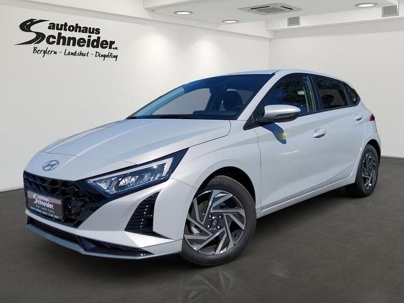 Lumen grey metallic Neu 2025 Hyundai i20 Trend Limousine | 22.690 € (Fairer Preis) - Bild 1/4