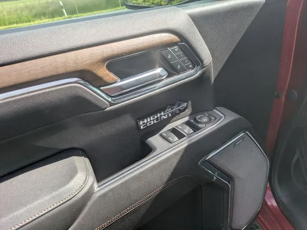 Gebraucht Chevrolet Silverado 426 PS (313 kW) 2024 Braun SUV