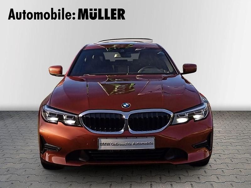 Gebraucht BMW 318 Advantage 156 PS (114 kW) 2022 Orange Limousine
