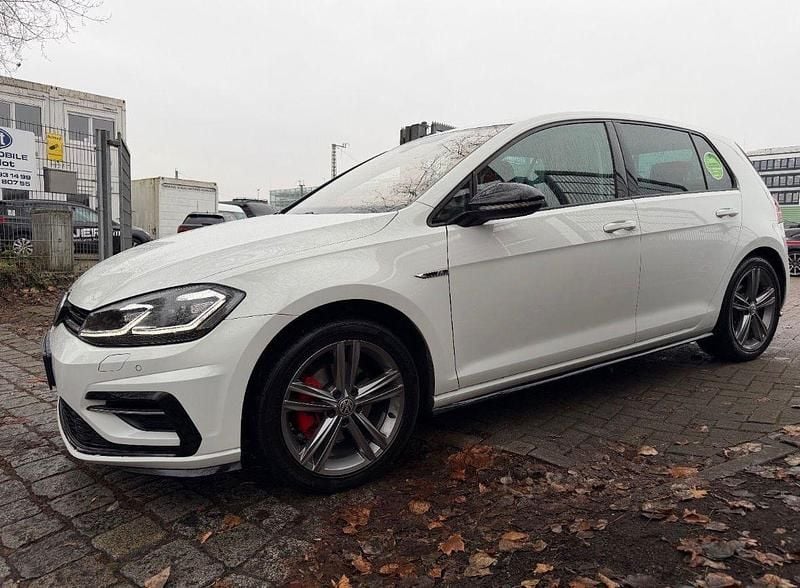 Gebraucht VW Golf VII Highline 150 PS (110 kW) 2019 Weiß Limousine