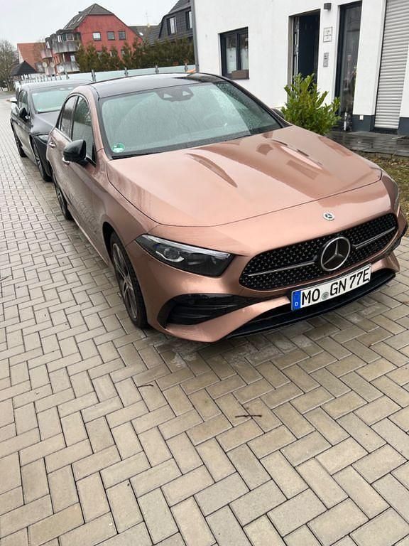 Gebraucht Mercedes A250 Advanced 218 PS (160 kW) 2023 Gold Limousine