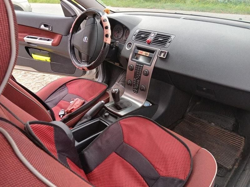 Weiß Gebraucht 2007 Volvo C30 Kinetic Kleinwagen | 3.400 € (Guter Preis) - Bild 1/4