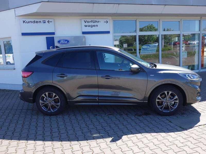 Gebraucht Ford Kuga ST-Line 150 PS (110 kW) 2022 Magneticgrau SUV
