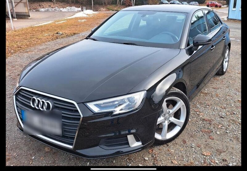 Schwarz Gebraucht 2018 Audi A3 Sport Limousine | 14.900 € (Superpreis) - Bild 1/4