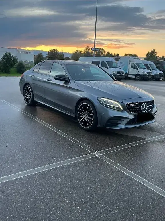 Gebraucht Mercedes C300 258 PS (189 kW) 2019 Grau Limousine
