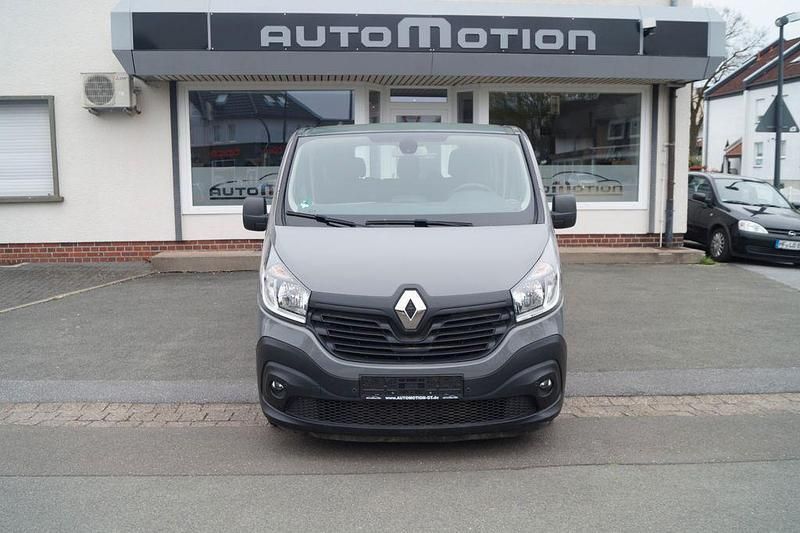 Second-hand Renault Trafic Expression 121 CP (88 kW) 2019 Gri Monovolum