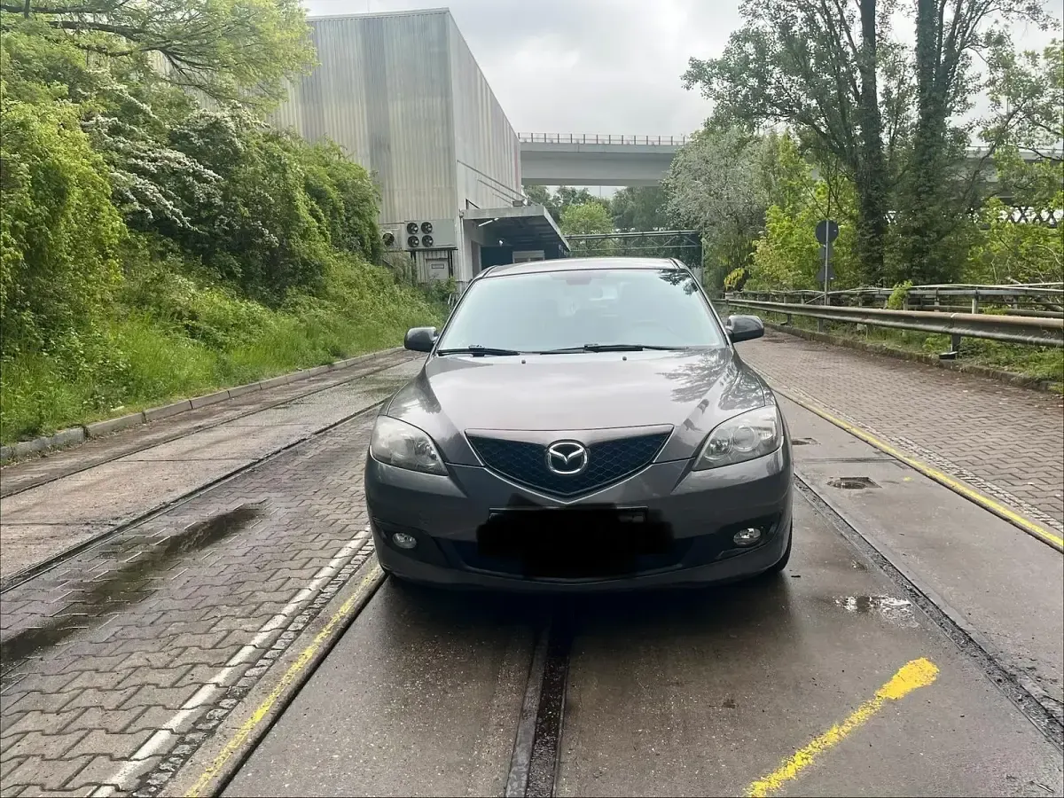 Używany Mazda 3 105 KM (77 kW) 2007 Sedan/Limuzyna