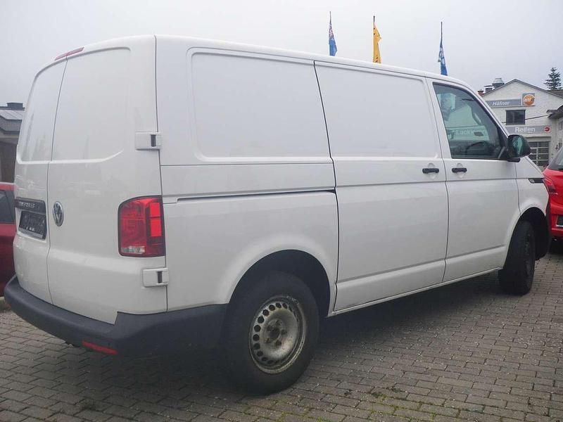 Gebraucht VW Transporter 110 PS (80 kW) 2023 Candyweiß Van
