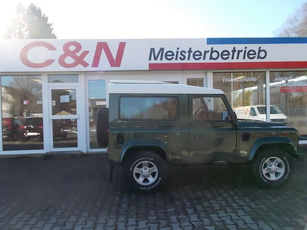 Gebraucht Land Rover Defender S 122 PS (89 kW) 2002 Grün SUV