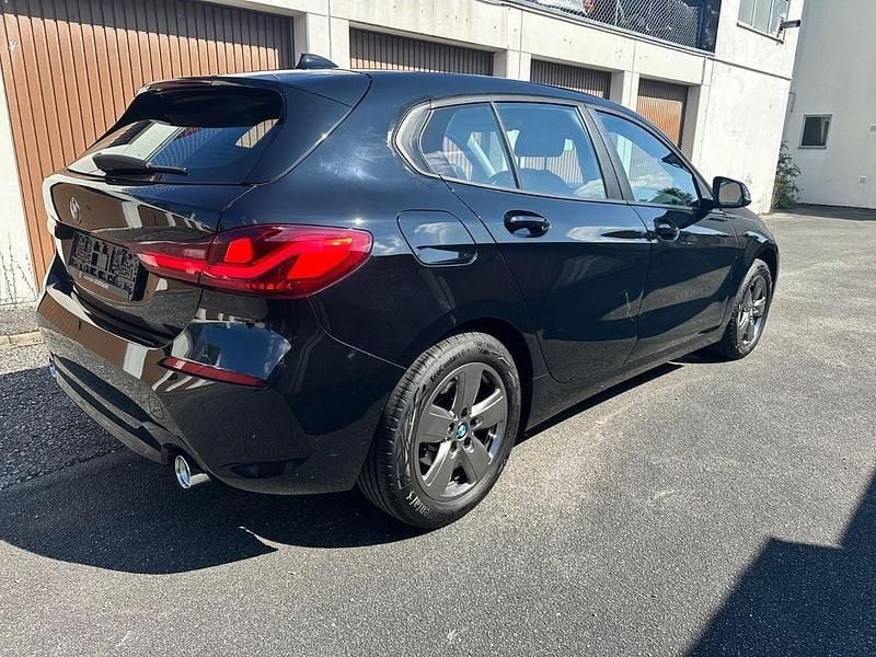 Gebraucht BMW 118 Performance 150 PS (110 kW) 2022 Schwarz Kleinwagen