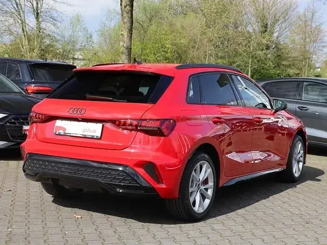 Gebraucht Audi A3 Sportback e-tron S-Line 272 PS (200 kW) 2025 Progressivrot metallic Kleinwagen