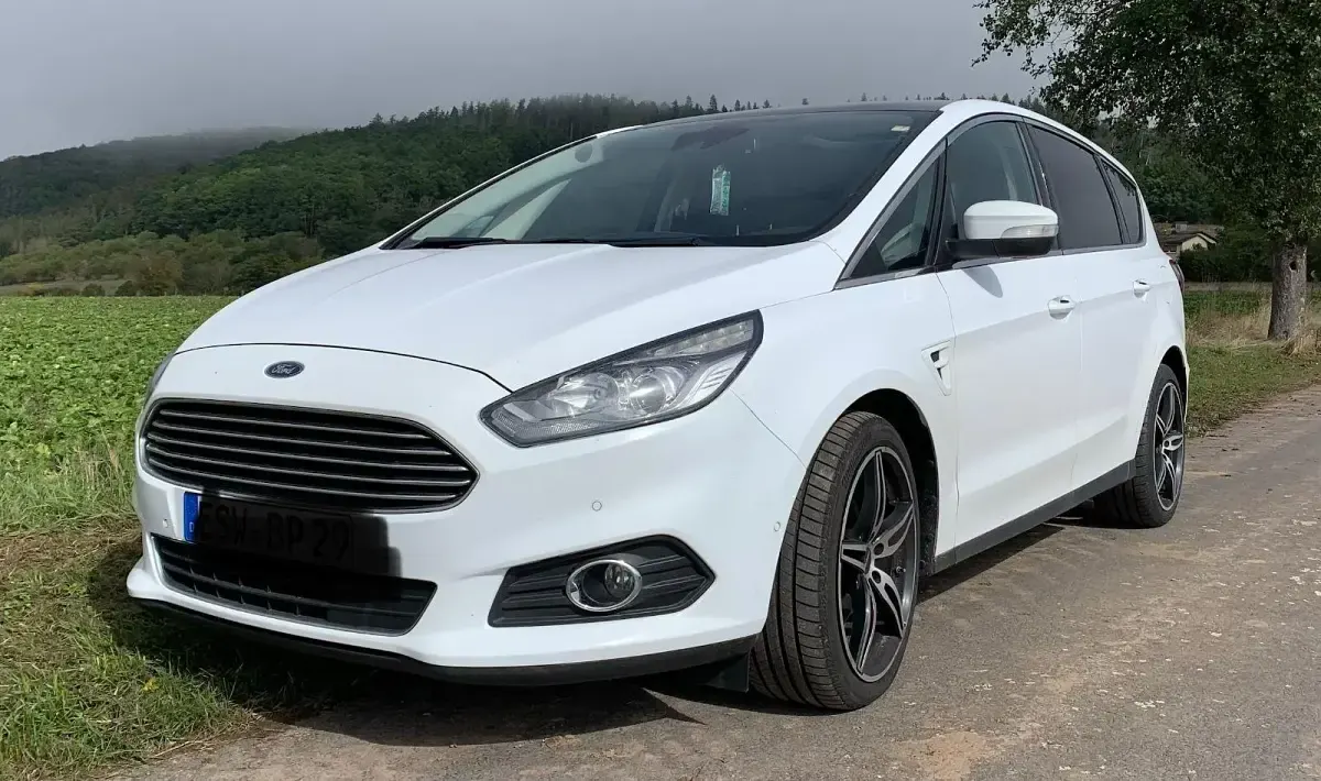 Gebraucht Ford S-MAX Titanium 209 PS (153 kW) 2015 Weiß Van / Kleinbus