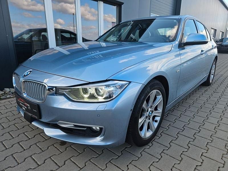 Gebraucht BMW 320 Comfort Edition 184 PS (135 kW) 2012 Blau Limousine