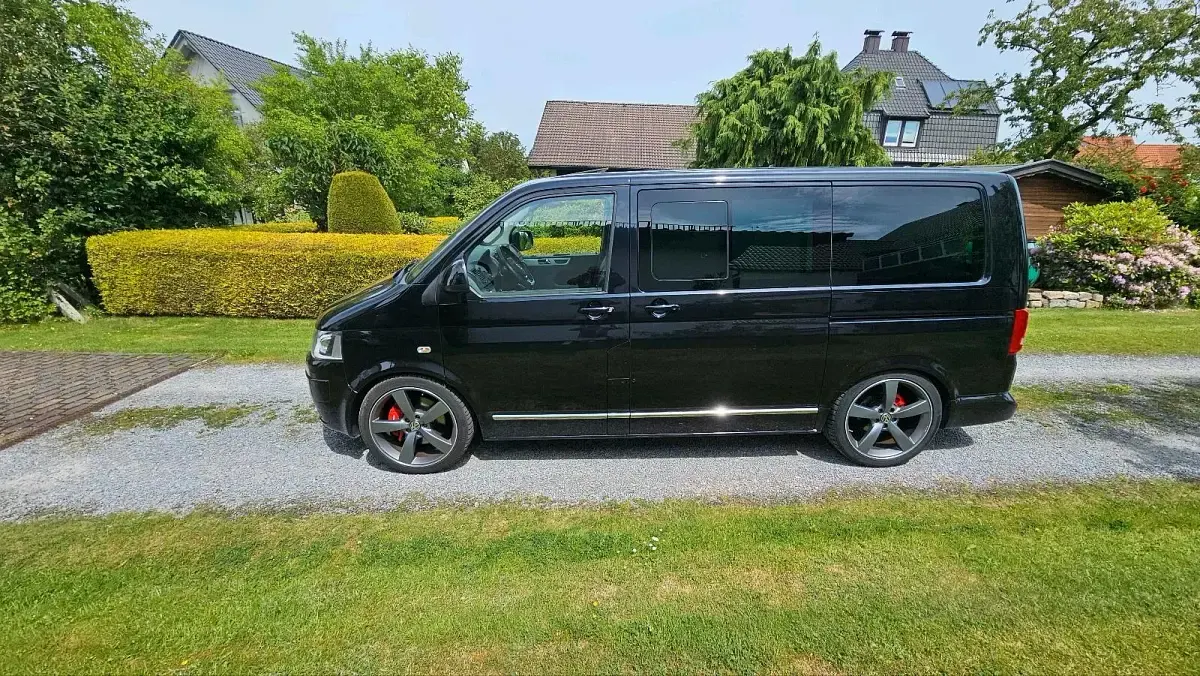 Gebraucht VW Multivan Highline 180 PS (132 kW) 2011 Schwarz Van / Kleinbus