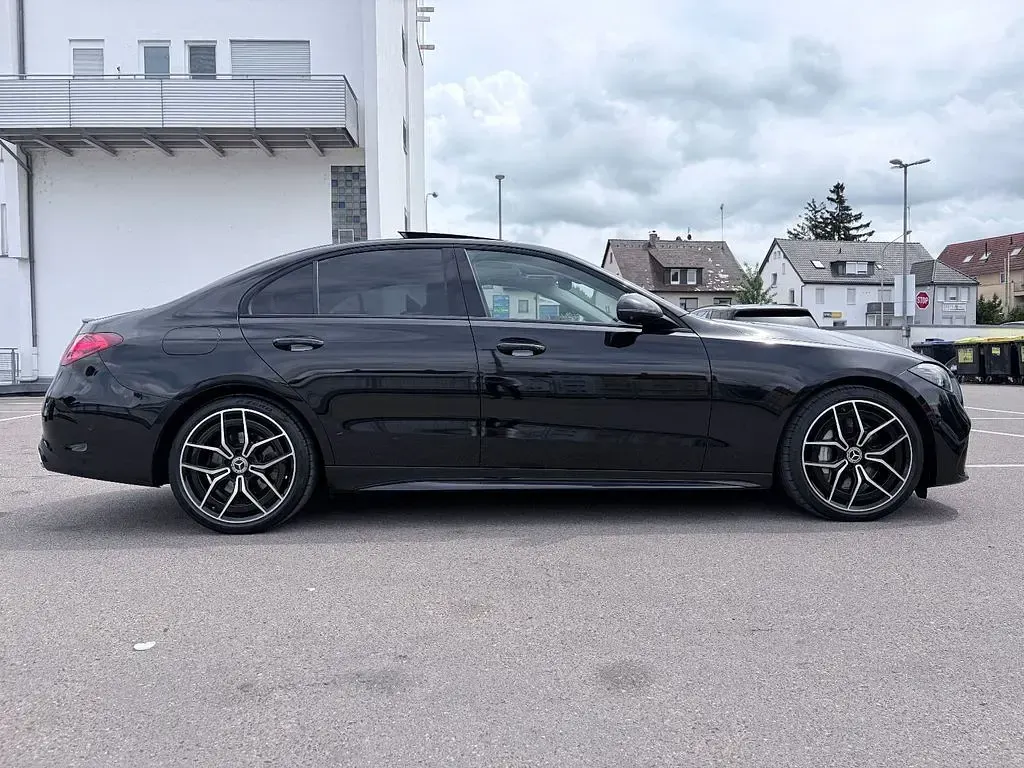 Gebraucht Mercedes C300 AMG line 265 PS (194 kW) 2022 Schwarz Limousine