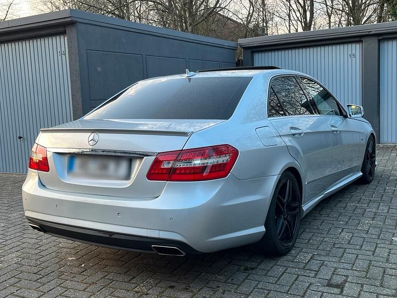 Gebraucht Mercedes E350 Avantgarde 292 PS (214 kW) 2010 Silber Limousine
