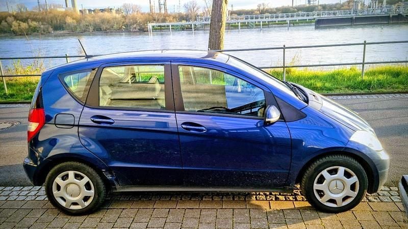 Gebraucht Mercedes A160 95 PS (69 kW) 2011 Blau Van / Kleinbus