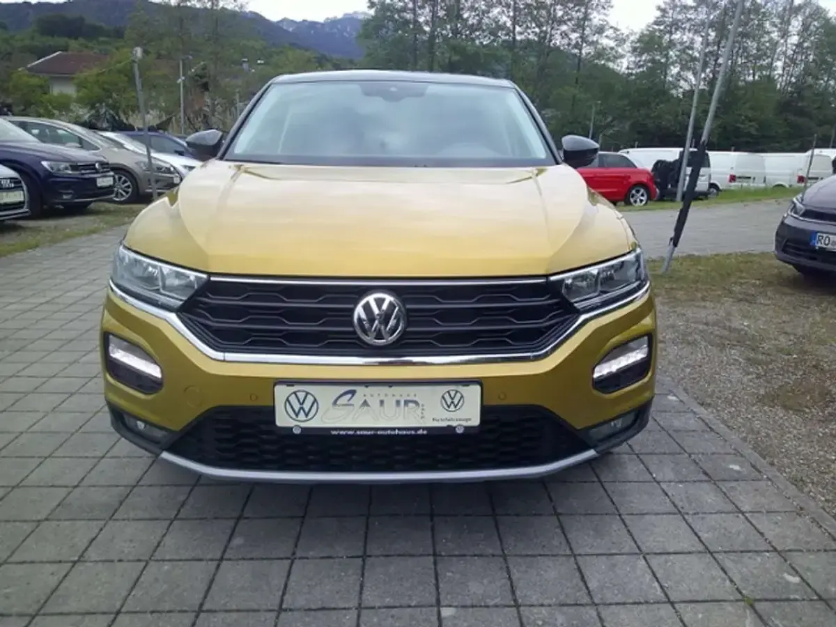 Gebraucht VW T-Roc IQ Drive 116 PS (85 kW) 2019 Kurkumagelb metallic/schwarz SUV