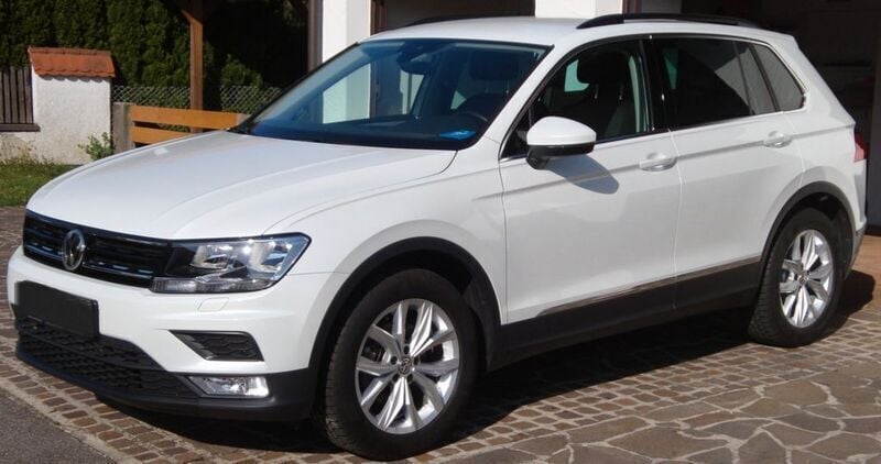 Weiß Gebraucht 2017 VW Tiguan Comfortline SUV | 14.950 € (Superpreis) - Bild 1/4