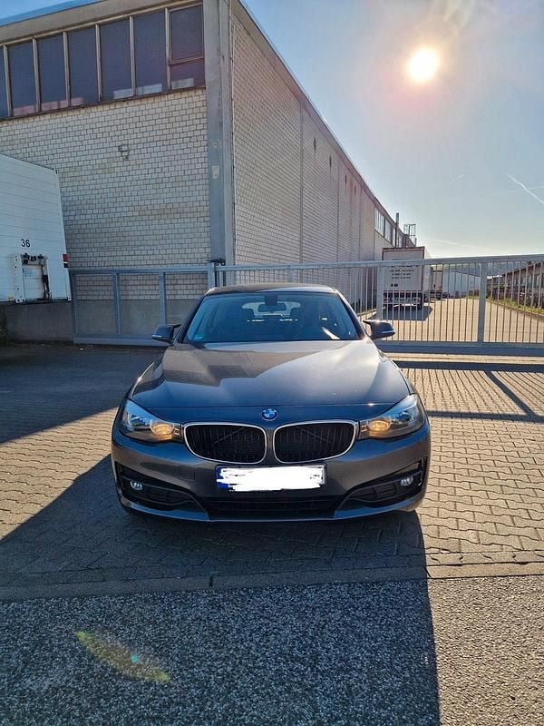 Grau Gebraucht 2014 BMW 318 Gran Turismo Limousine | 13.000 € (Fairer Preis) - Bild 1/4