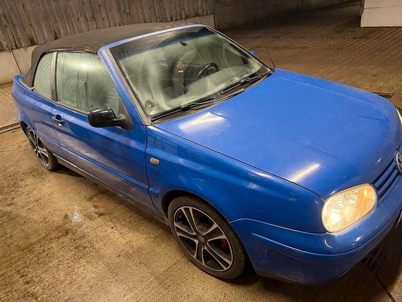 Gebraucht VW Golf Cabriolet Highline 101 PS (74 kW) 1999 Blau Cabrio