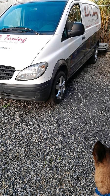 Weiß Gebraucht 2005 Mercedes Vito Van / Kleinbus | 2.950 € - Bild 1/1