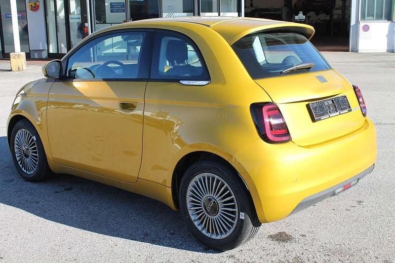 Neu Fiat 500 65 PS (47 kW) 2025 Sun of italy gelb (554) Kleinwagen
