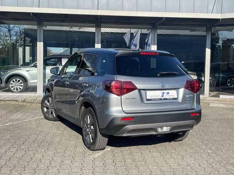 Gebraucht Suzuki Vitara 129 PS (94 kW) 2020 Grau SUV