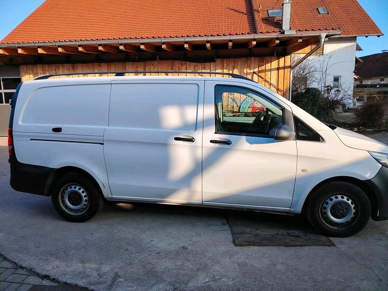 Gebraucht Mercedes Vito 114 PS (83 kW) 2017 Weiß Van
