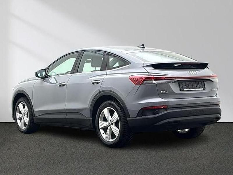 Gebraucht Audi Q4 e-tron Comfort 144 kW (197 PS) 2022 Kieselgrau SUV
