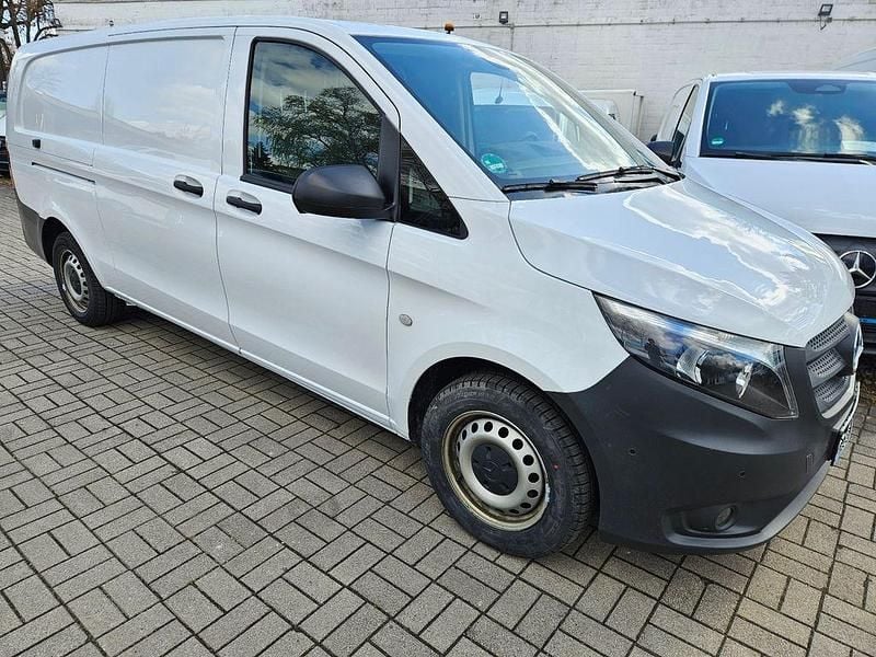 Gebraucht Mercedes Vito 163 PS (119 kW) 2023 Weiß Van