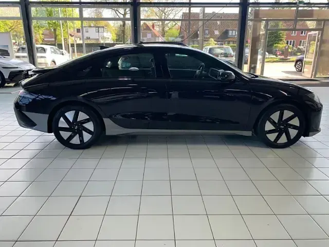 Gebraucht Hyundai Ioniq 6 Dynamiq 111 kW (151 PS) 2023 Schwarz Limousine