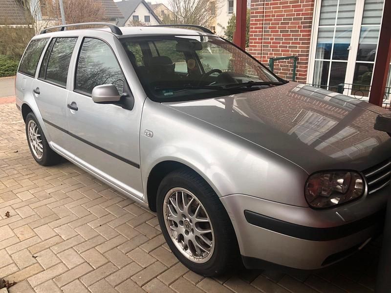 Gebraucht VW Golf IV 101 PS (74 kW) 2003 Grau Kombi