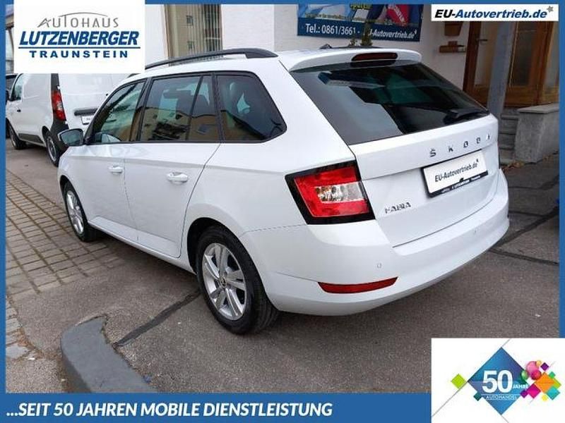 Weiß Gebraucht 2024 Skoda Fabia Ambition Kombi | 20.990 € (Fairer Preis) - Bild 1/4