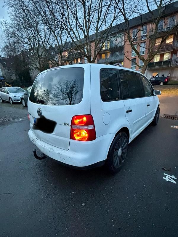 Gebraucht VW Touran Trendline 101 PS (74 kW) 2006 Weiß Van / Kleinbus