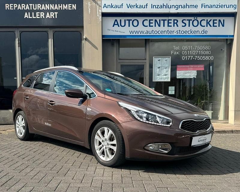Braun Gebraucht 2013 Kia Ceed Kombi | 8.000 € (Fairer Preis) - Bild 1/4