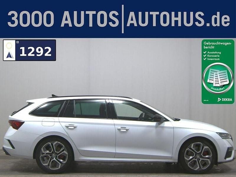Moonweiss metallic Gebraucht 2023 Skoda Octavia RS Kombi | 19.980 € (Superpreis) - Bild 1/4