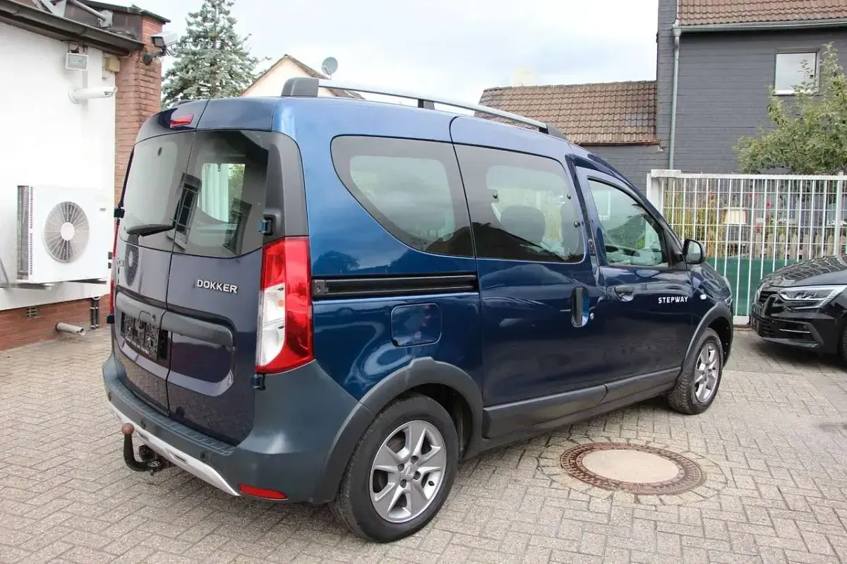 Gebraucht Dacia Dokker Celebration 116 PS (85 kW) 2019 Blau Van / Kleinbus