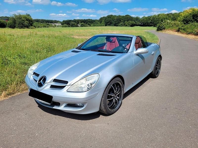 Silber Gebraucht 2004 Mercedes SLK350 Cabrio | 18.500 € - Bild 1/4