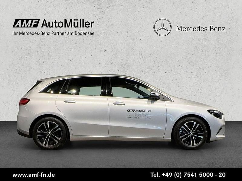 Iridiumsilber Gebraucht 2023 Mercedes B180 Progressive Van / Kleinbus | 32.400 € (Etwas zu teuer) - Bild 1/4