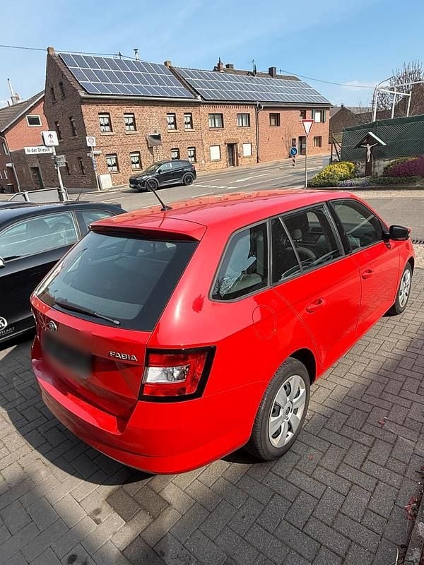 Gebraucht Skoda Fabia 110 PS (80 kW) 2017 Rot Kombi