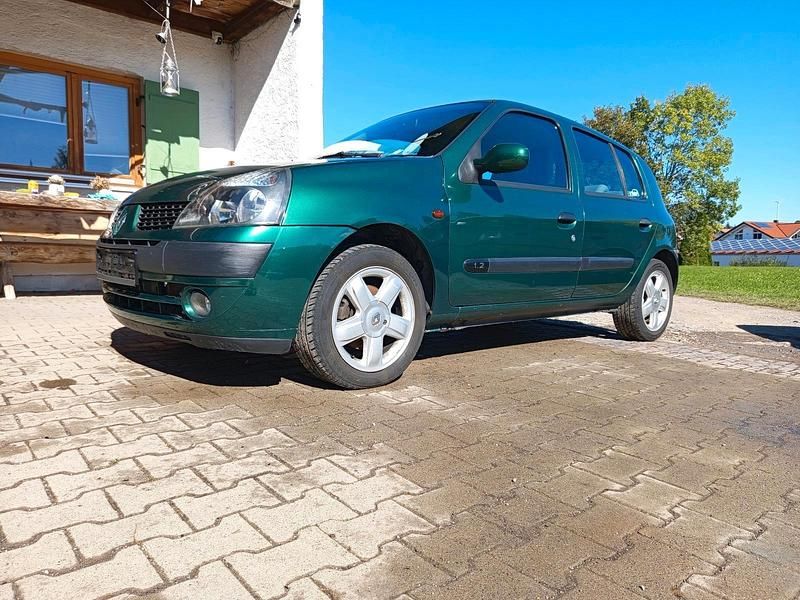 Grün Gebraucht 2003 Renault Clio II Kleinwagen | 1.999 € (Fairer Preis) - Bild 1/4